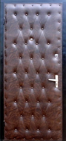 Фотография «Железная входная дверь в квартиру с порошковым покрытием коричневая №2»